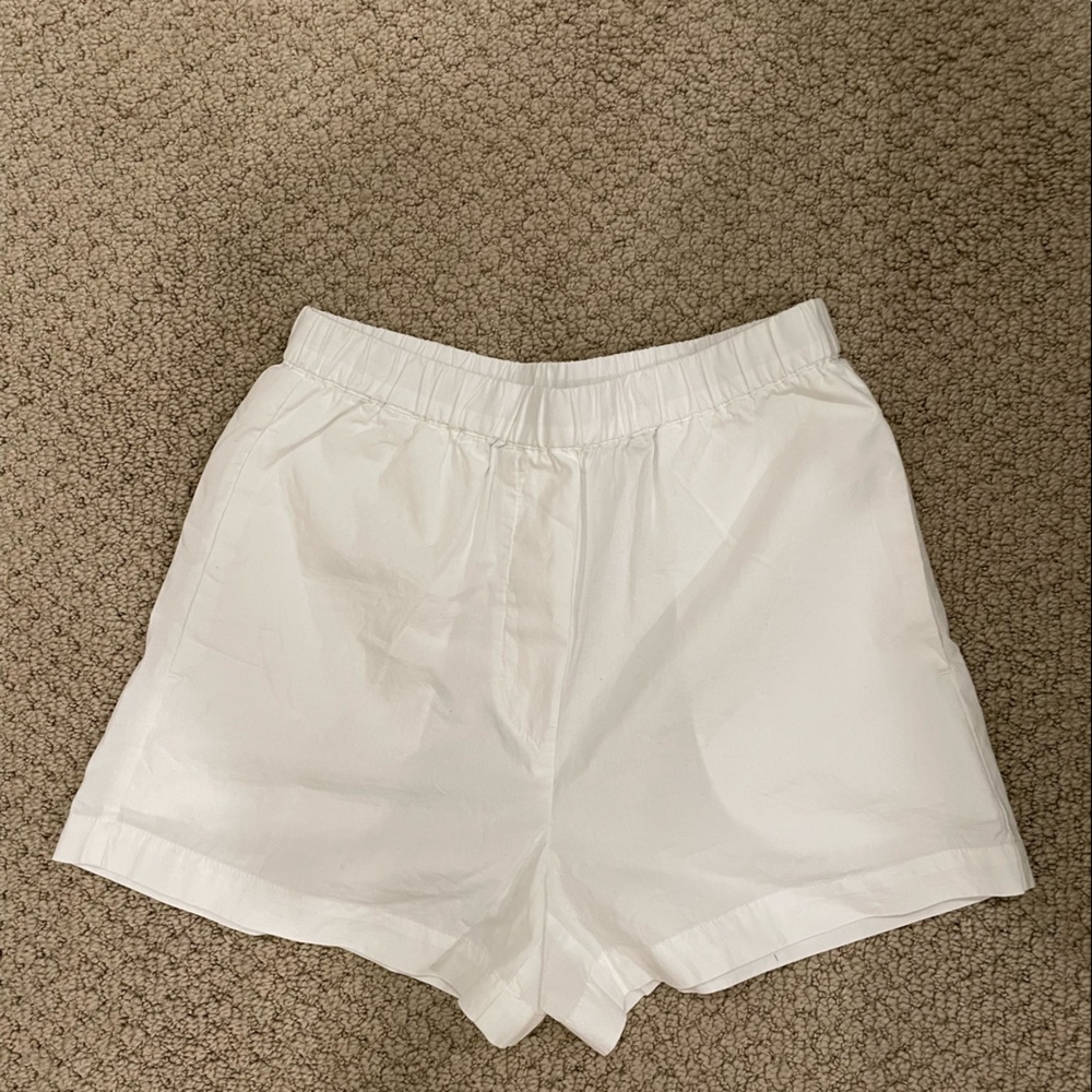 Aritzia breeze shorts